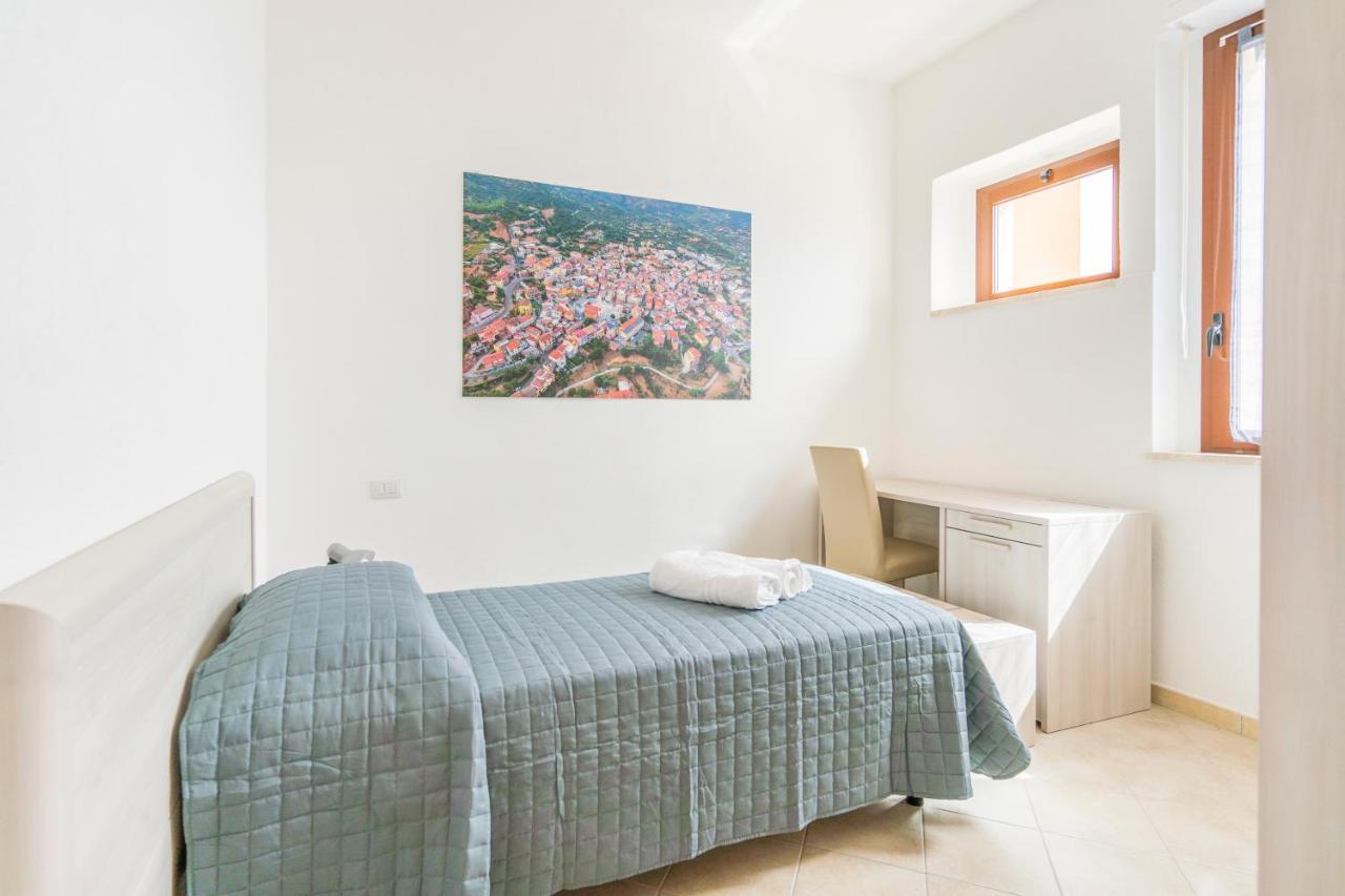 Hotel Dei Tacchi Osini Bagian luar foto