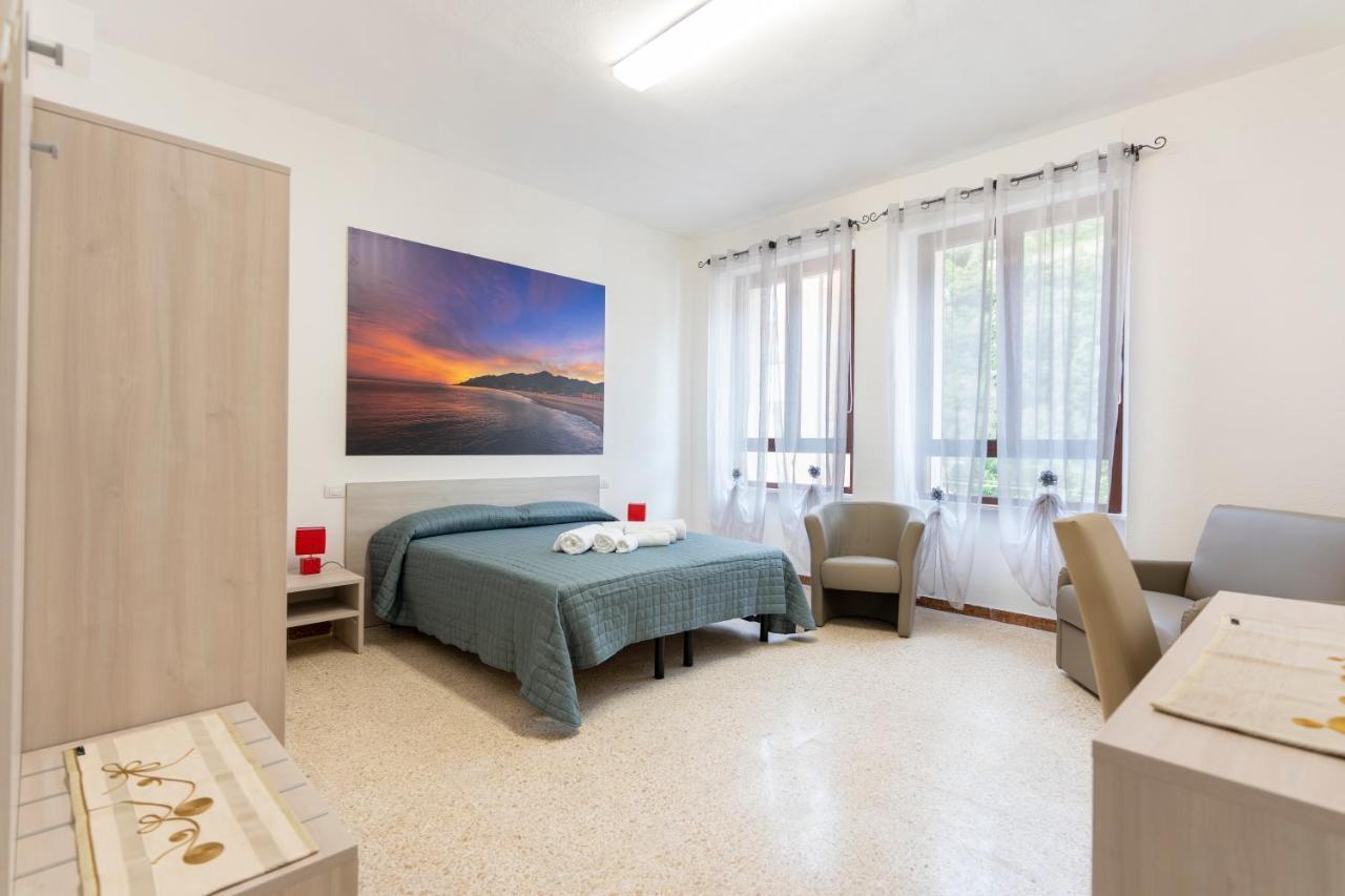 Hotel Dei Tacchi Osini Bagian luar foto