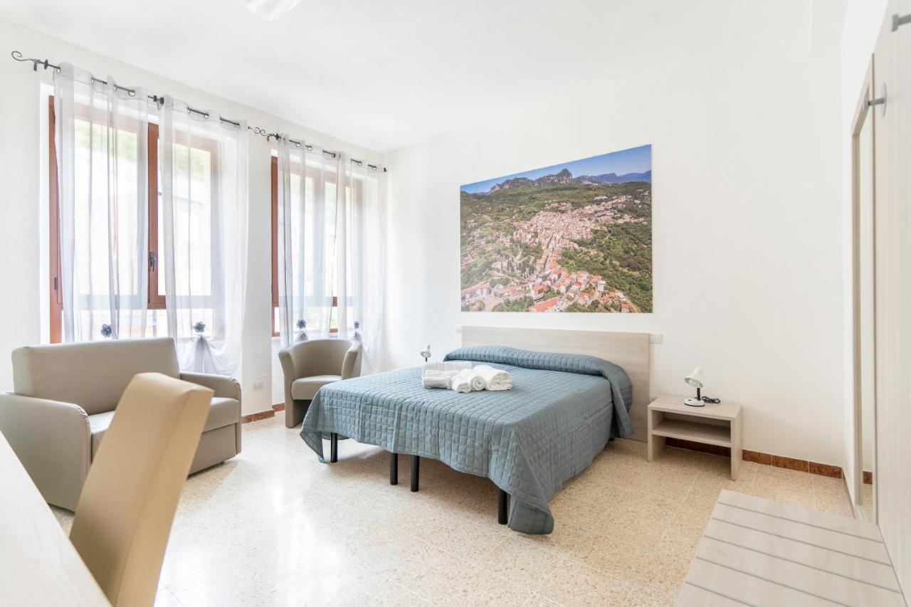 Hotel Dei Tacchi Osini Bagian luar foto