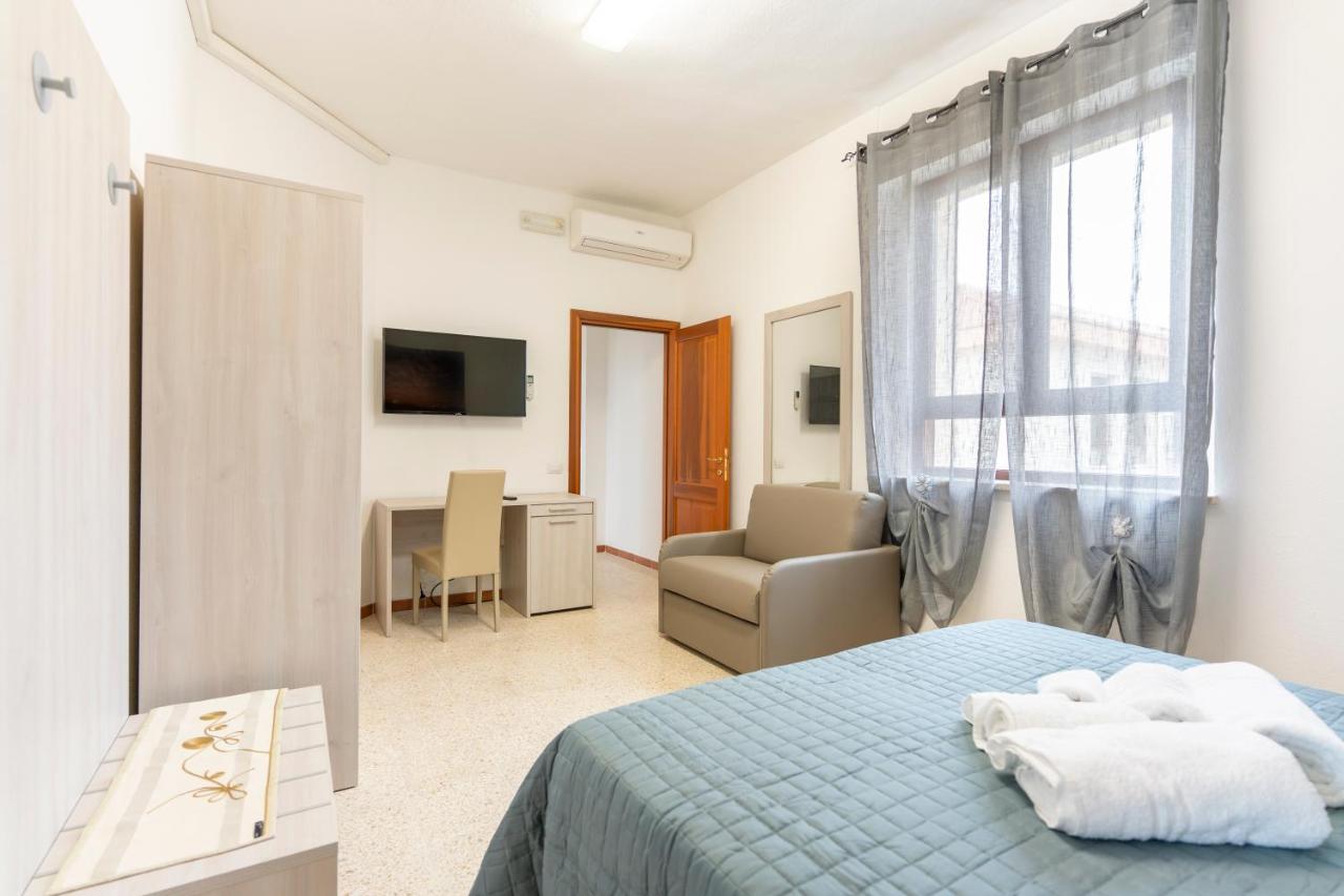 Hotel Dei Tacchi Osini Bagian luar foto